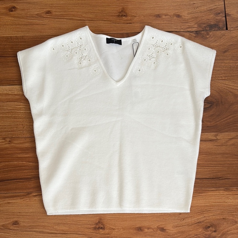 Tahari White Cap Sleeve Boxy Blouse